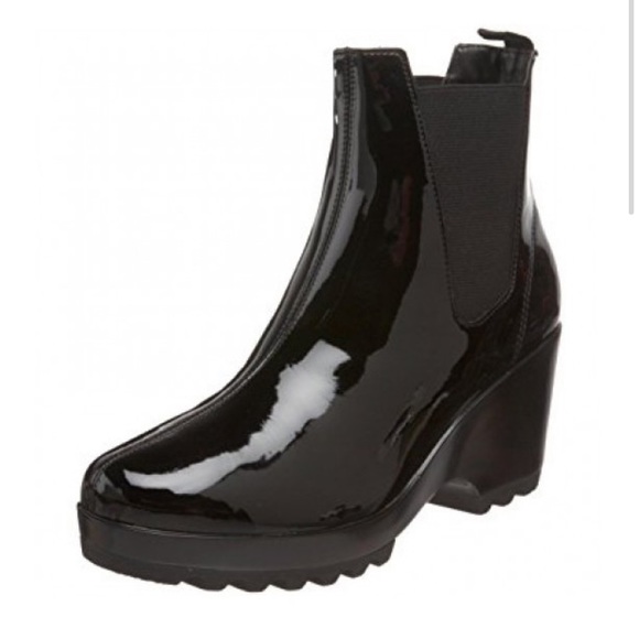 Rockport | Lorraine Chelsea Boots in black - Picture 2 of 11